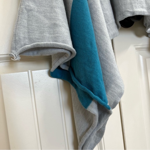 Adele Fado Womens Italian Wool Poncho in Gray & Turquoise, One Size NWT - Picture 5 of 7